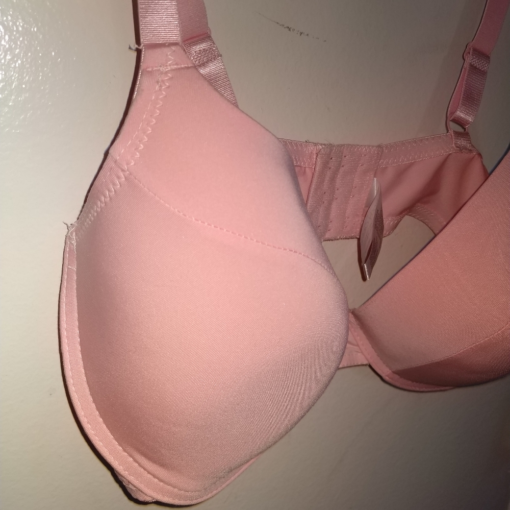 NWOT! Body Embrace Bra Sz 38D